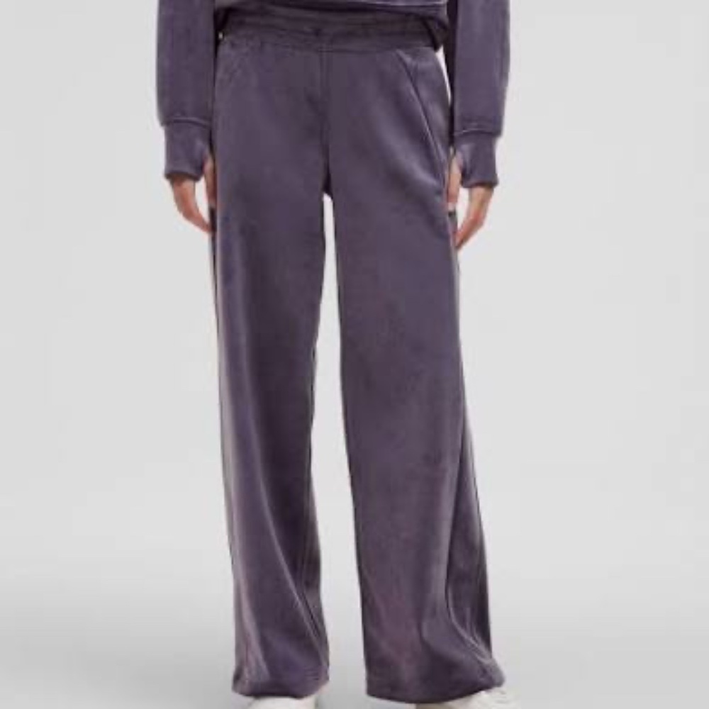 NWT Lululemon Scuba Mid-Rise Wide-Leg Pant Velvet in Nightfall M